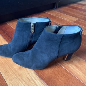 Adrienne Vittadini black booties